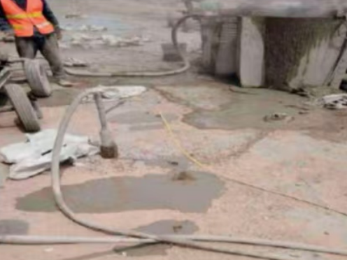 潍城水泥混凝土路面板底注浆技术 路面脱空注浆整治方案